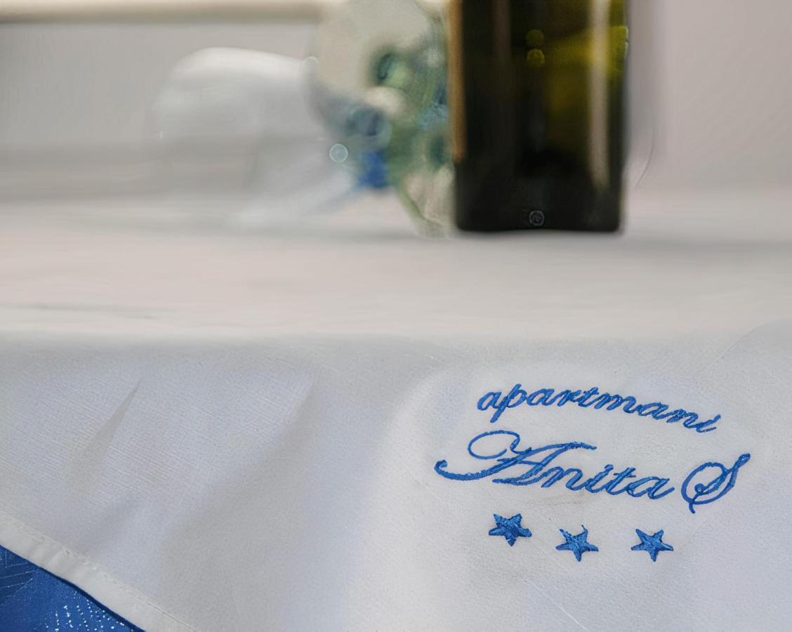 Apartmani Anitas グラダツ エクステリア 写真