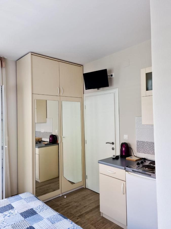 Apartmani Anitas グラダツ エクステリア 写真